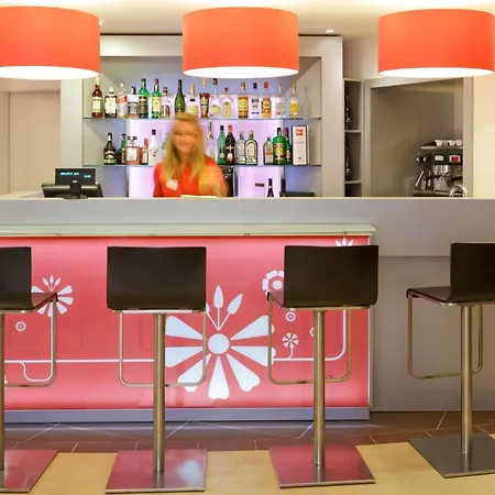 מלון Ibis Centrum 3*