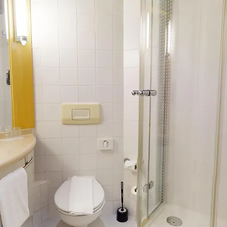 Ibis Centrum Hotell 3*