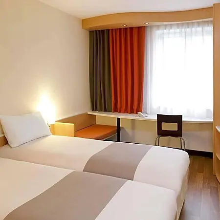Ibis Centrum 3*