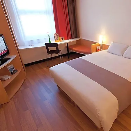 Ibis Centrum 3*
