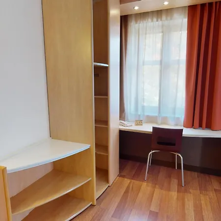 Ibis Centrum Hotel 3*
