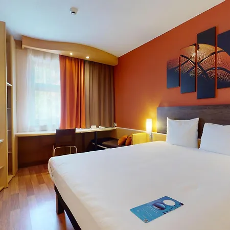 Ibis Centrum Hotel 3*