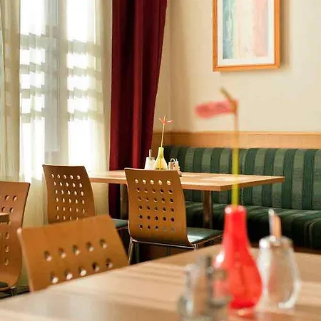 Ibis Centrum 3* Bratislava