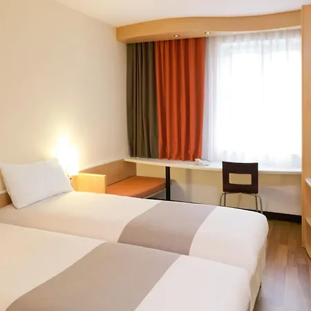 Ibis Centrum Hotel 3*